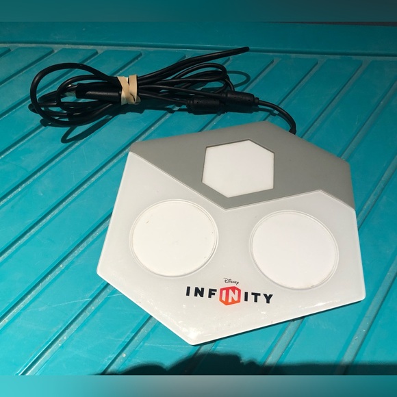 3/$40 Disney Infinity Base - Picture 1 of 2